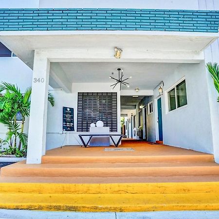 Christmas Retreat Walk To Dania Beach Pool Exterior photo